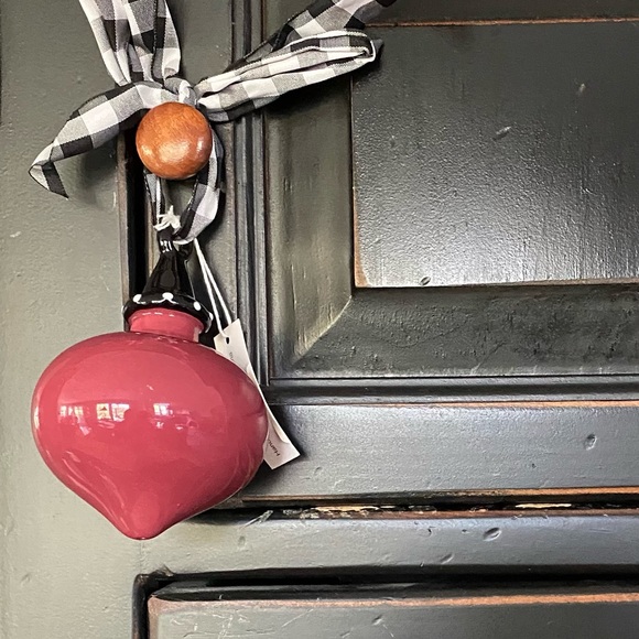 NWT Clay Chick Ceramics Solid Ornament w/Ribbon - Picture 1 of 6